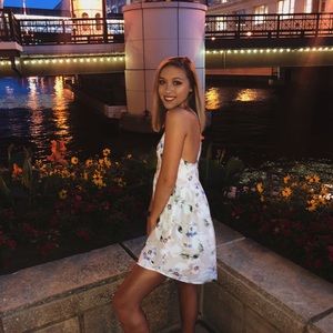 Meet your Posher, Dana